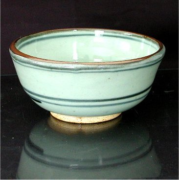 celdaon glazed bowl.jpg